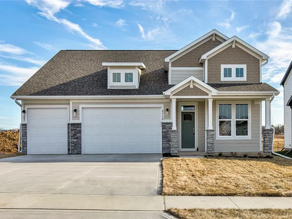 4719 89th St, Urbandale, IA 50322