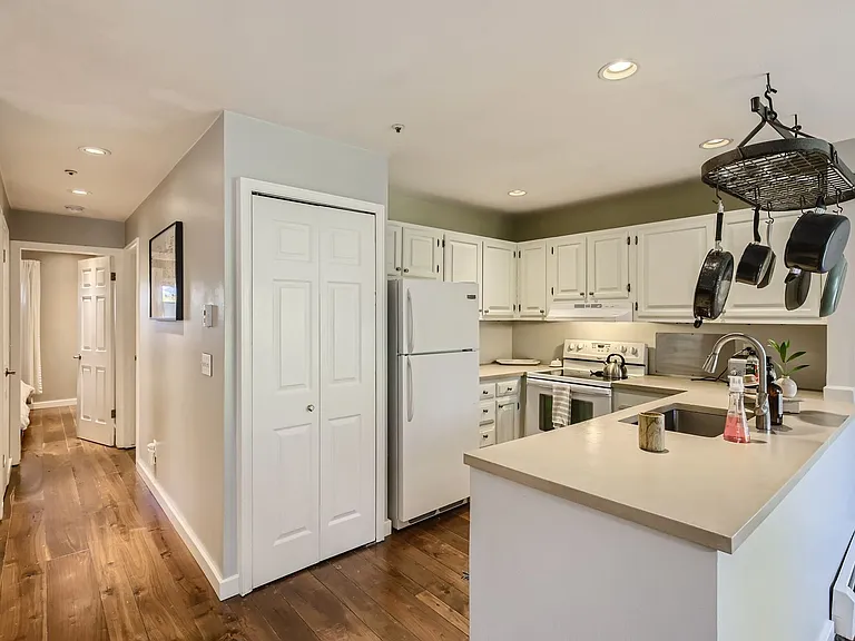2113 Walnut St #9B — Photo 12