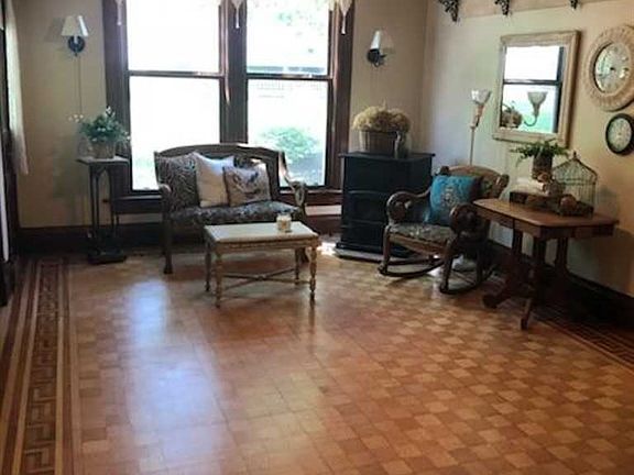 5th image of 218 Clay St