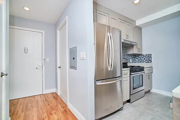 Rented by Compass | media 21