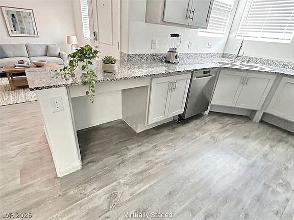 5th image of 12186 Azure Gate Rd #1