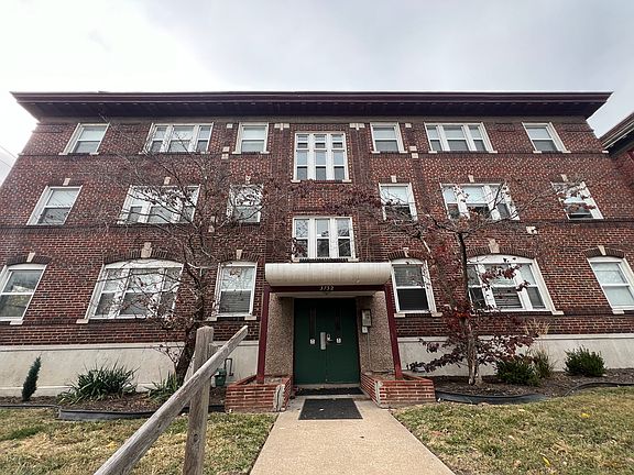 5th image of 3732 Southwest Trfy APT 9