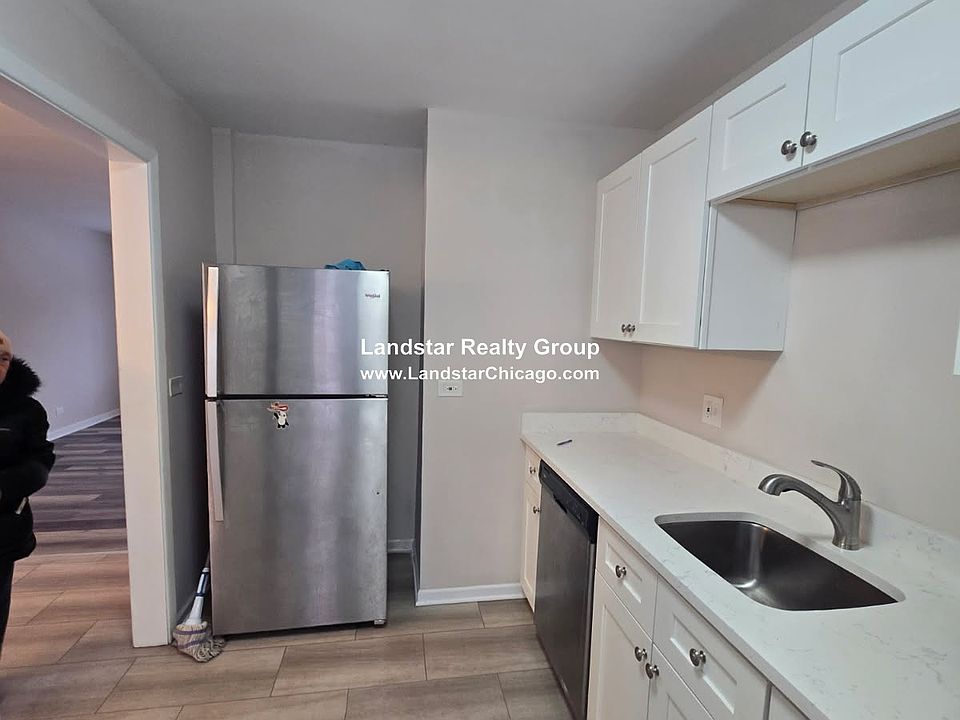 1st image of 2308 W Summerdale Ave #1