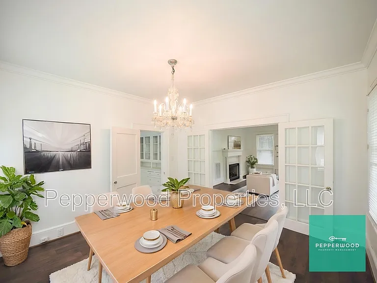 479 Peronneau St — Photo 3