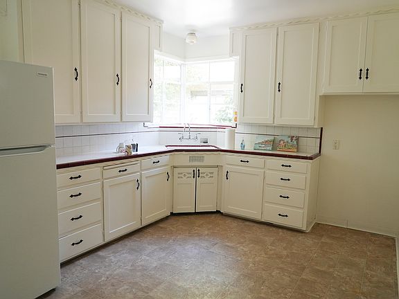 2nd image of 3009 E St