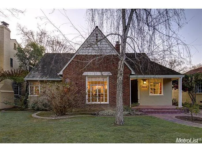 2804 Regina Way photo 1