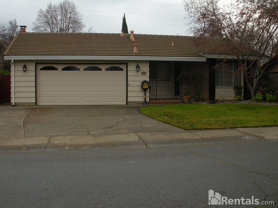 1st image of 228 Evelyn Ave
