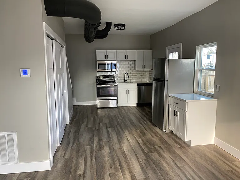 27 1/2 Rodgers Ave #27-1/2 — Photo 11