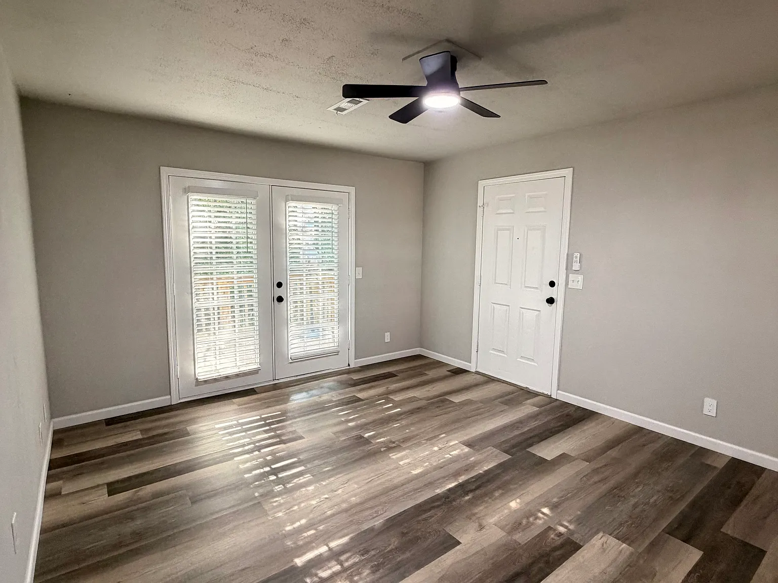 2 bed, 754 sqft, $1,350 — Photo 4