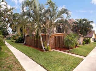 524 Springdale Cir, Palm Springs, FL 33461