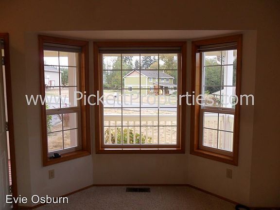 3rd image of 4223 SE Fairway Cir