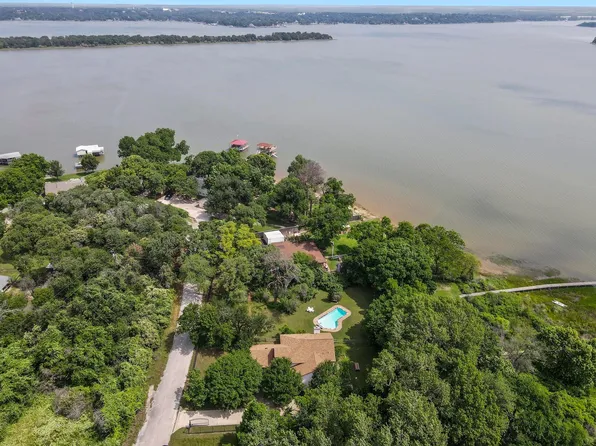 2569A Castle Cir, Fort Worth, TX 76108