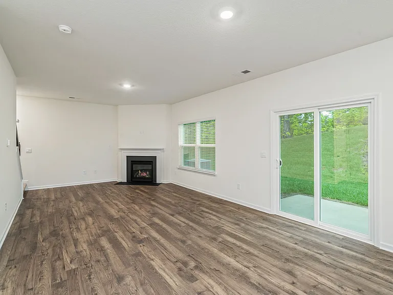 944 Utopia Ln — Photo 7