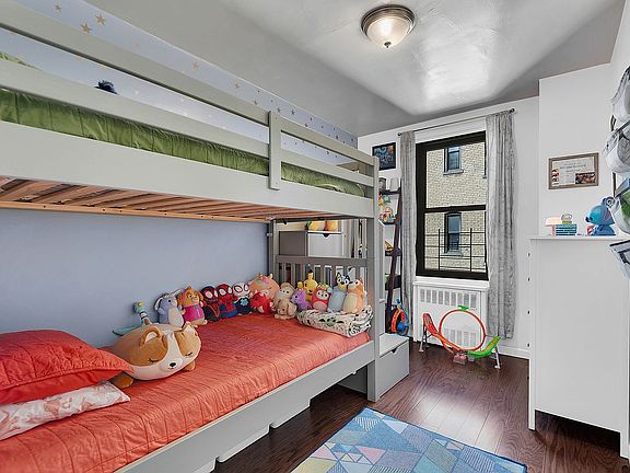 4th image of 2835 Webb Ave APT 5B