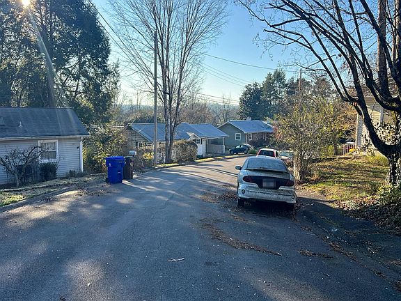 4th image of 102 Pelham Rd