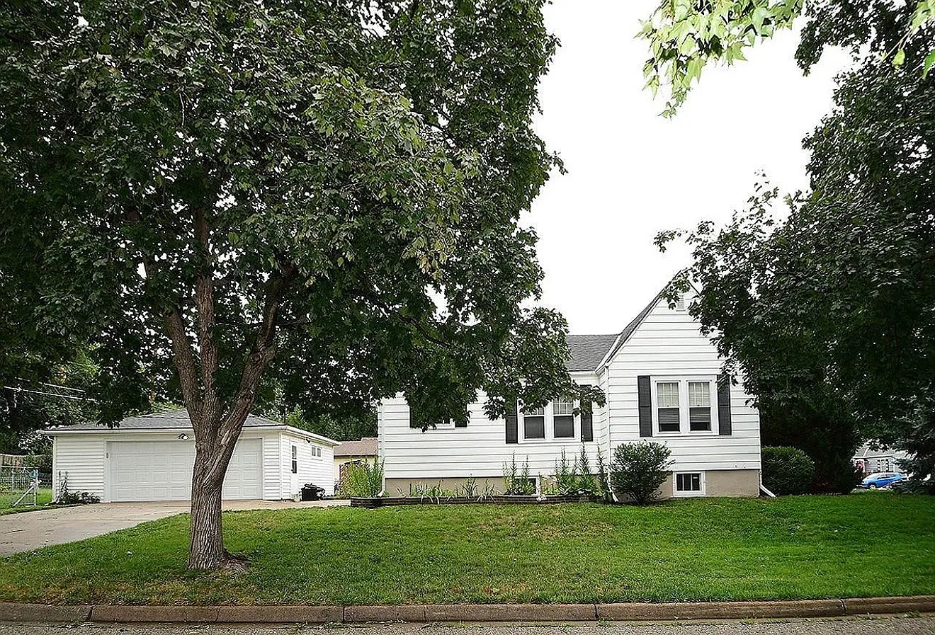 4 bed, 1460 sqft, $2,000 — Photo 3
