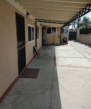 2nd image of 3927 Cudahy St
