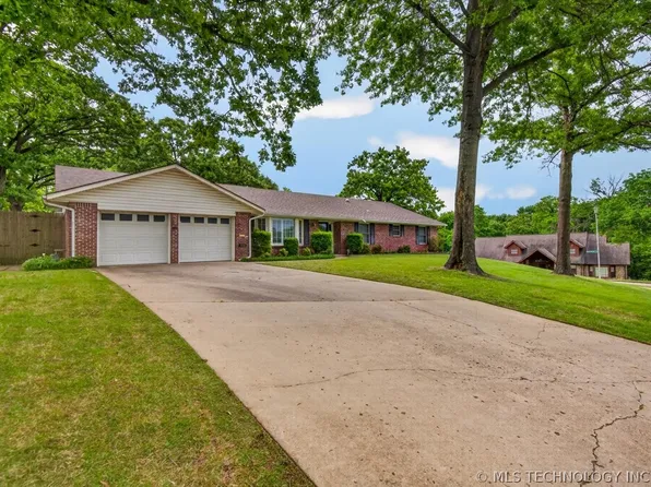 1328 Bynum Rd, Bartlesville, OK 74006