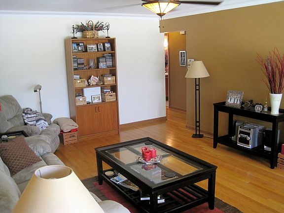 4th image of 2837 W 100th Pl