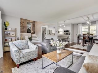 730 Riverbend Dr, Linden, NJ 07036