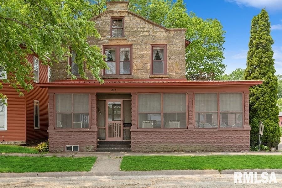 812 River St, Sabula, IA 52070 Zillow