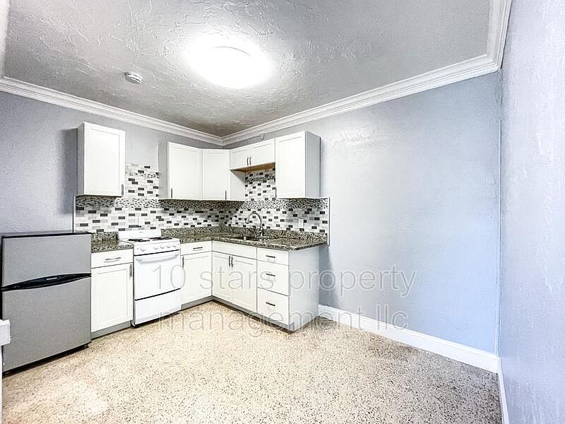 1st image of 407 S Jupiter Ave #8