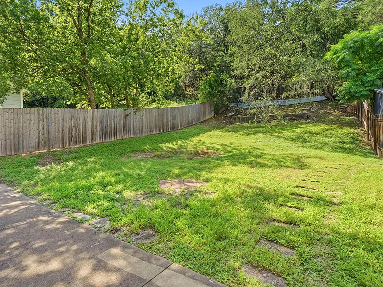 2720 Oak Springs Dr — Photo 22