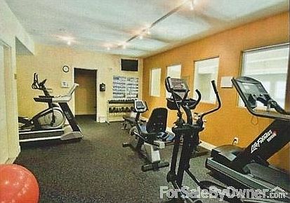 Fitness center
						:
						Forma gym one block away