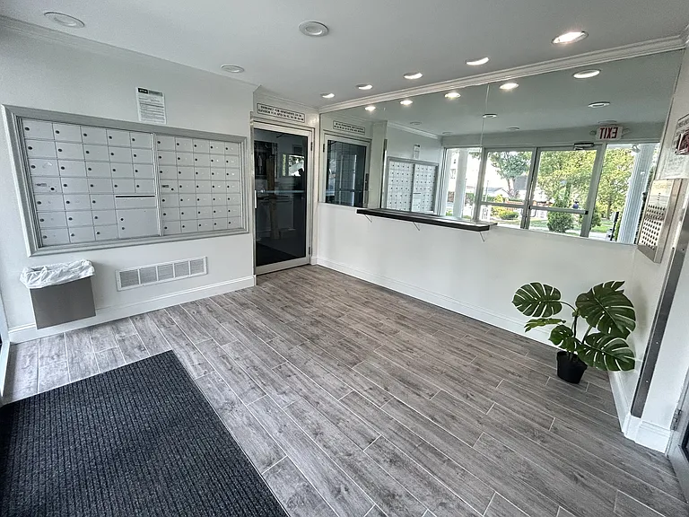 Cypress Apartments — Photo 10
