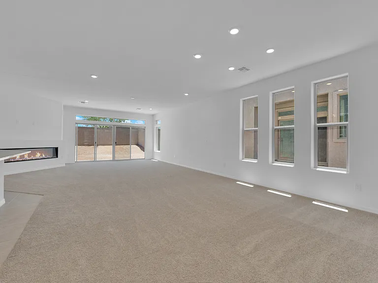 10462 Emerald Rye St — Photo 2
