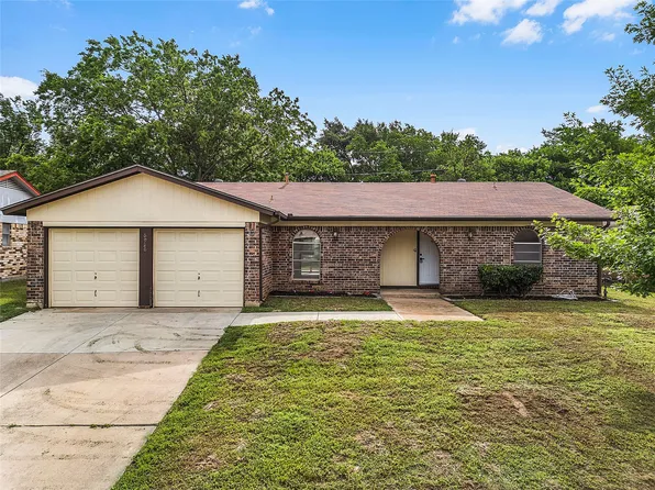 6920 Bennington Dr, Watauga, TX 76148