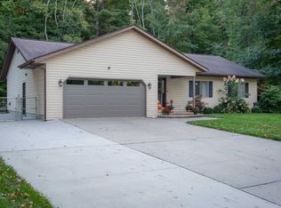 2172 N Lynn St, Sanford, MI 48657