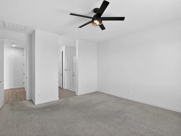 10526 S 56th Ln — Photo 11