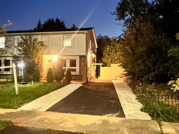 98 Centre St N, Brampton, ON L6V 2Z3