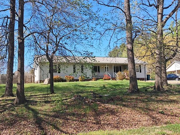 3rd image of 130 Proctor Dr