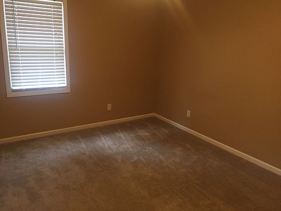 5th image of 907 Pear St APT D