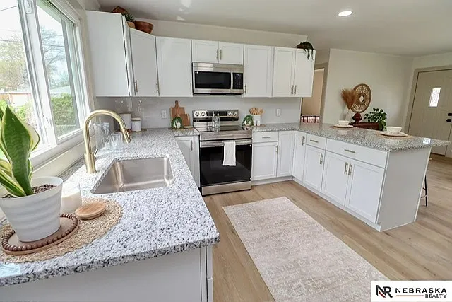 8107 Beechwood Dr — Photo 2