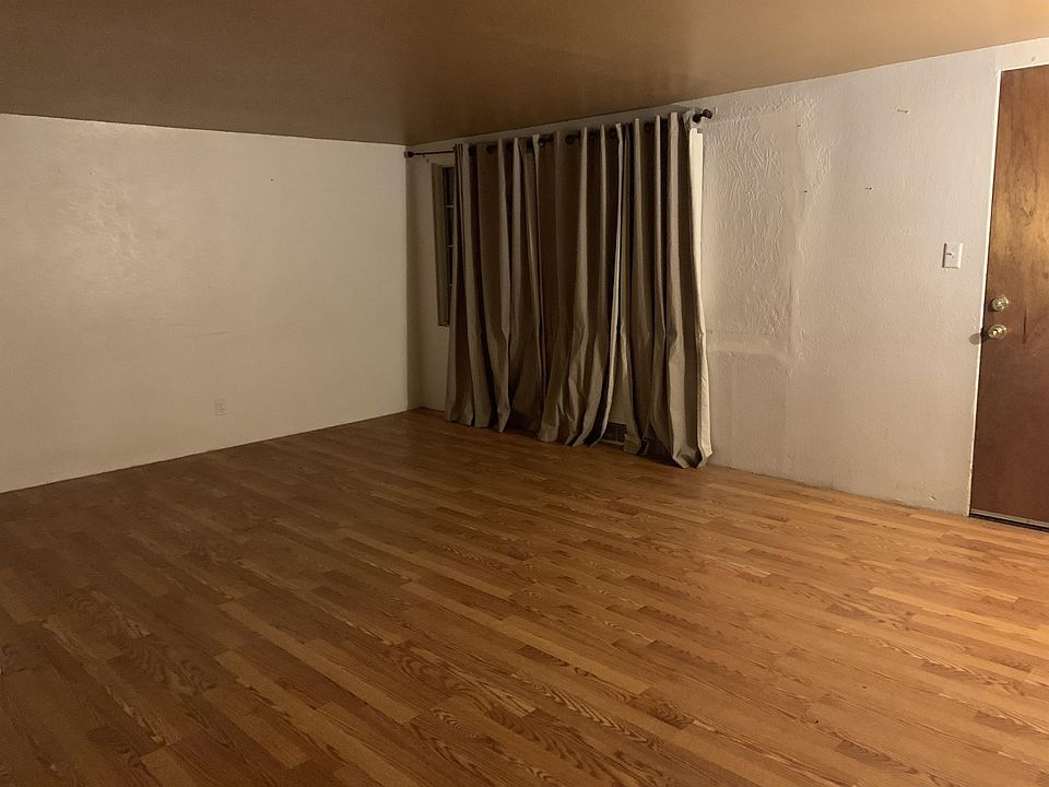 1st image of 130 W Richland Ave