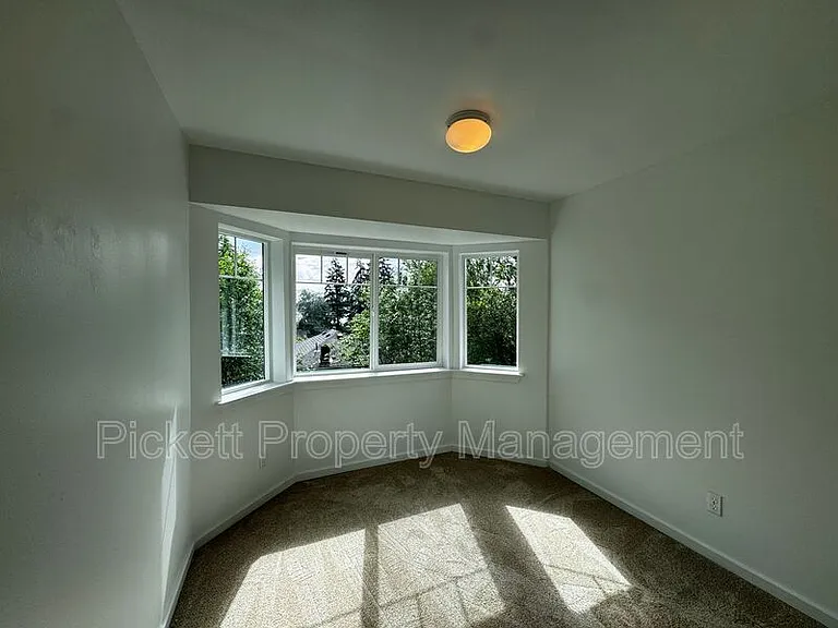 1220 Audrey Ave W — Photo 14