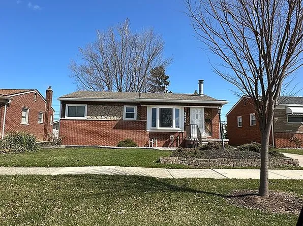 28936 Hughes St, Saint Clair Shores, MI 48081