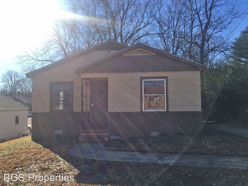 1st image of 105 W Tickle St