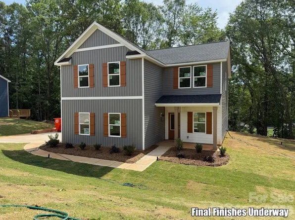 314 North St, Dallas, NC 28034