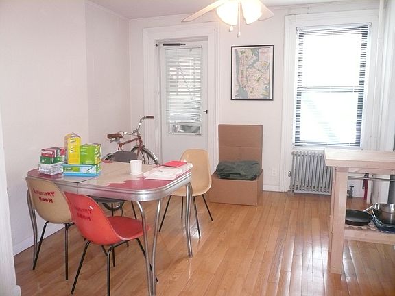 3rd image of 139 Kane St APT 3