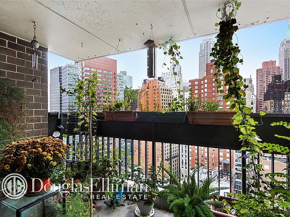 4th image of 77 Fulton St APT 26J