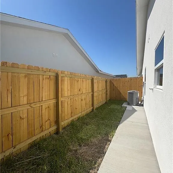2113 E San Andrea St #1 — Photo 11