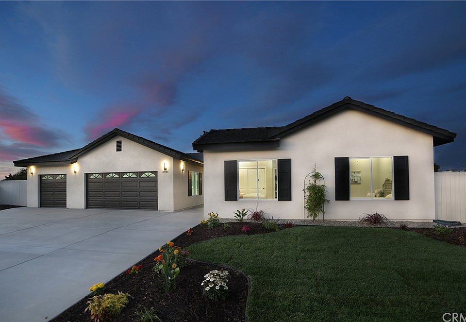 1st image of 2940 Country Club Ln