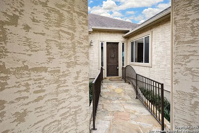 3 bed, 2.0 bath, 1918 sqft, $2,250 — Photo 3