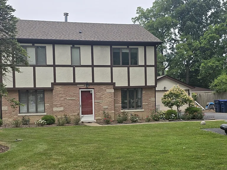 23327 N Wildwood Ln — Photo 1
