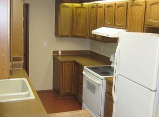 19117 Ballinger Way NE APT 102, Lake Forest Park, WA 98155