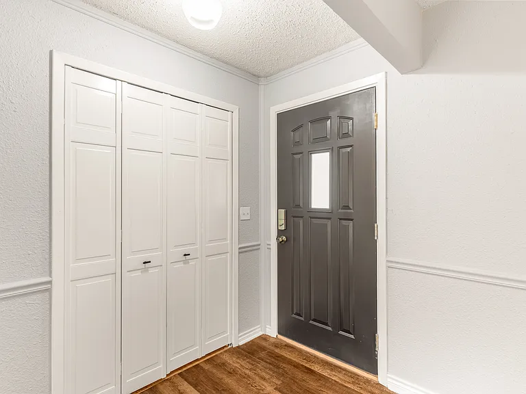 2609 Charter Oak Dr — Photo 4